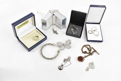 Lot 471 - A small group of costume jewellery including a...