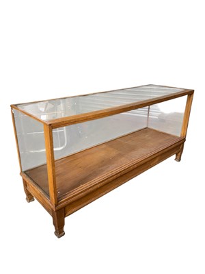 Lot 1010 - An early/mid 20th century light oak...