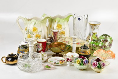 Lot 1622 - An assortment of decorative ceramics and...