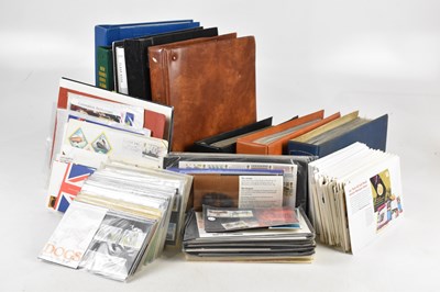 Lot 318A - GREAT BRITAIN; two tubs of much unsorted...