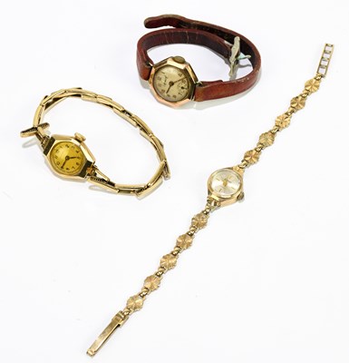Lot 1685 - ACCURIST; a lady's 9ct gold cased wristwatch...
