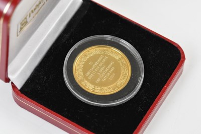 Lot 1470 - ROYAL HORTICULTURAL INTEREST; a 9ct yellow...