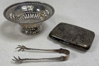 Lot 1095 - A George V hallmarked silver cigarette case,...