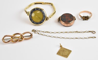 Lot 1487 - A group of six various items of jewellery...