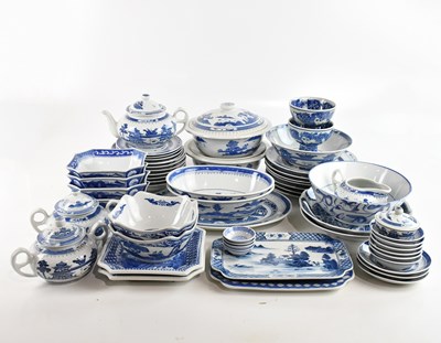 Lot 1341 - A modern Chinese blue and white part service,...