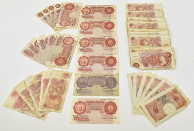 Lot 1558 - Approximately one hundred and seventeen ten...