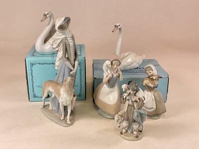 Lot 199 - LLADRO; a collection of Lladro figures...