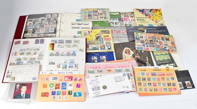 Lot 543 - A collection of mainly modern stamps, to...