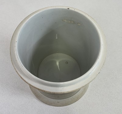 Lot 37 - A ceramic apothecary jar inscribed UNG.PICIS:L,...