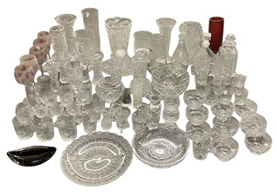 Lot 620 - A quantity of cut and crystal glassware...