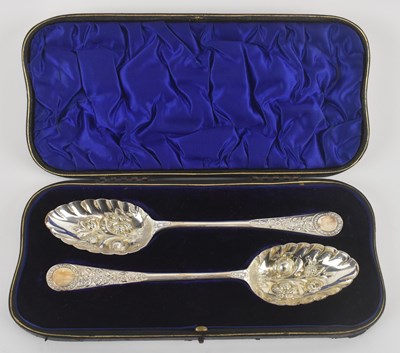 Lot 1154 - WILLIAM HUTTON & SONS LTD; a cased pair of...