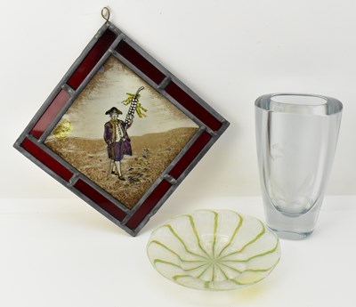 Lot 621 - Three items of decorative glass comprising a...