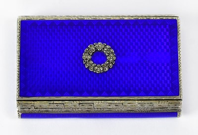 Lot 795 - A George V hallmarked silver snuff box, with...