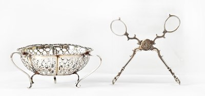 Lot 737 - A George V hallmarked silver pierced bonbon...