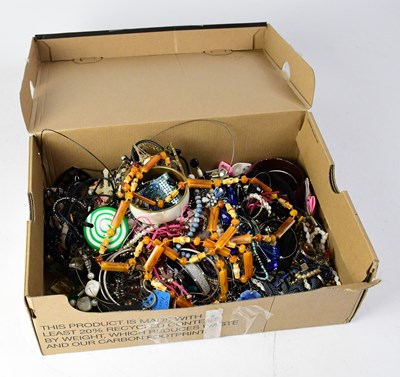 Lot 1233 - A large quantity of costume jewellery to...