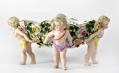 Lot 284 - SITZENDORF; a porcelain table centre in the...
