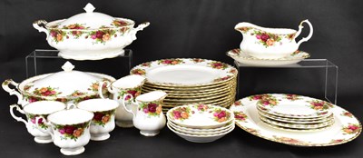 Lot 423 - ROYAL ALBERT; an 'Old Country Roses' part...
