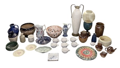 Lot 581 - A quantity of sundry ceramics including...