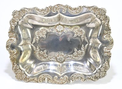 Lot 2142 - WALKER & HALL; a Edward VII hallmarked silver...