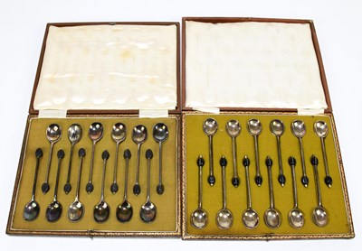 Lot 2060 - CHARLES BOYTON & SON; a cased set of twelve...