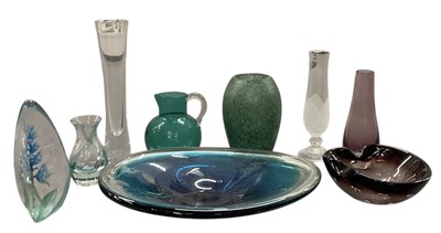 Lot 618 - A small quantity of art glass including large...