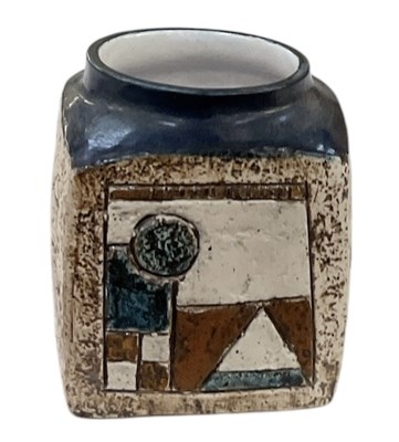 Lot 559 - SALLY BART FOR TROIKA; an art pottery...
