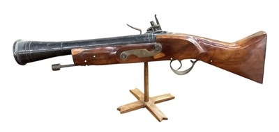Lot 403 - A reproduction decorative short barrelled...