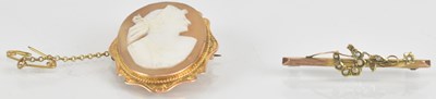 Lot 1365 - A 9ct yellow gold mounted cameo brooch, 3.5 x...