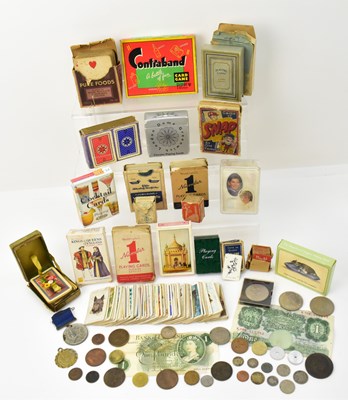 Lot 348 - A group of various mixed collectables...