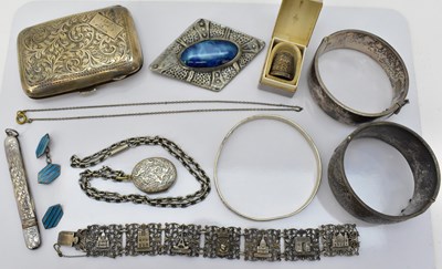 Lot 1161 - A quantity of small silver items comprising a...