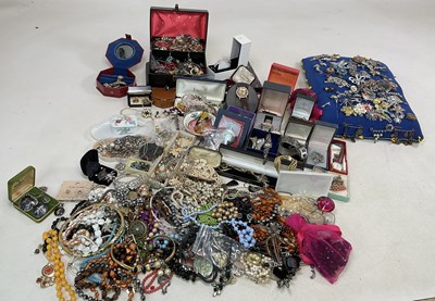 Lot 1217 - A very large and varied collection of costume...