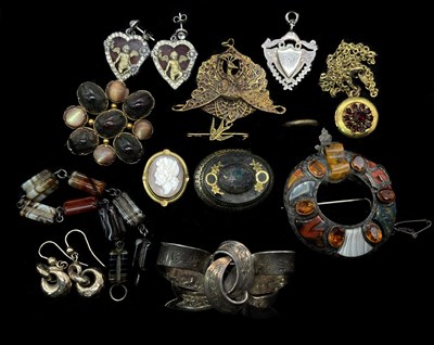 Lot 1218 - A group of Victorian and later jewellery...