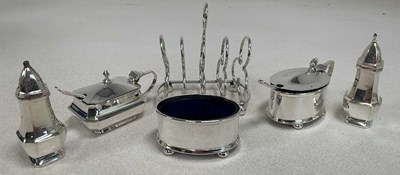 Lot 1082 - An Edwardian hallmarked silver clover leaf...