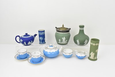 Lot 271 - WEDGWOOD; five items of jasperware comprising...