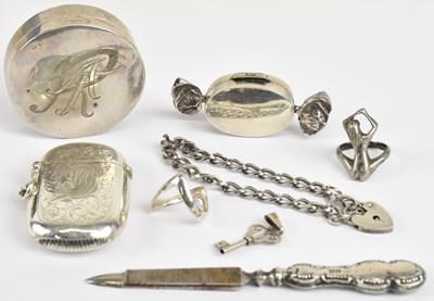 Lot 1158 - A George V hallmarked silver vesta case,...