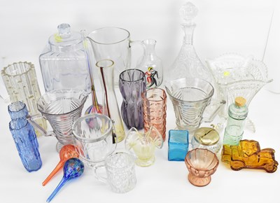 Lot 465 - Various items of mixed modern, vintage and...