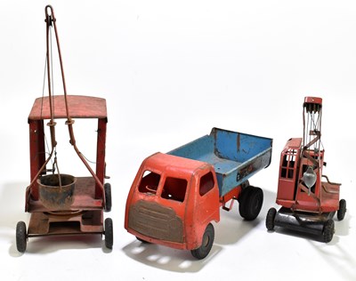 Lot 296 - TRI-ANG; a large size tin plate model truck