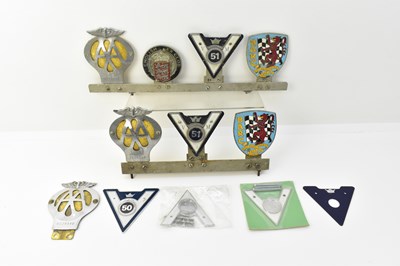 Lot 362 - Various car association badges including the...