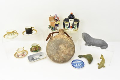 Lot 293 - Mixed ceramics comprising a Victorian flatback...
