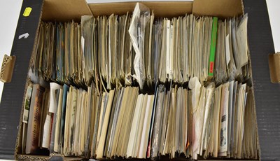Lot 748 - A large quantity of various mixed postcards,...