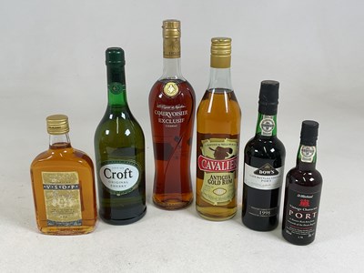 Lot 516 - MIXED ALCOHOL; a bottle of Courvoisier...
