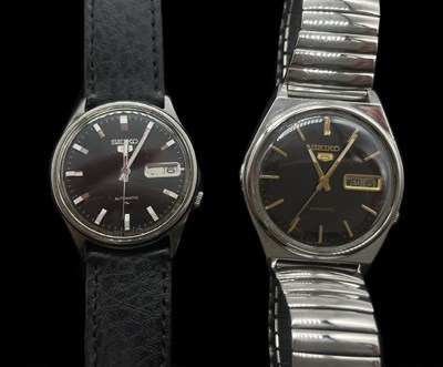 Lot 1330 - SEIKO; two gentleman's vintage automatic '5'...