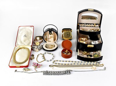 Lot 859 - A quantity of costume jewellery to include a...