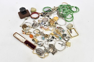 Lot 490 - A collection of assorted costume jewellery...