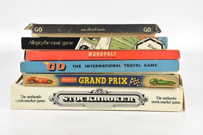 Lot 869 - A collection of vintage games comprising of...