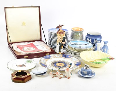 Lot 683 - An assortment of decorative ceramics including...