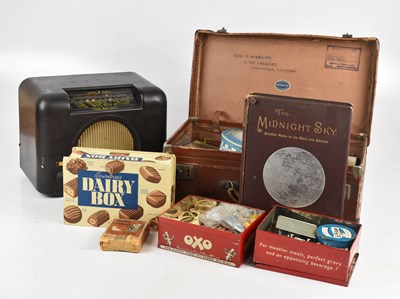 Lot 1387 - An assortment of vintage collectors' items...