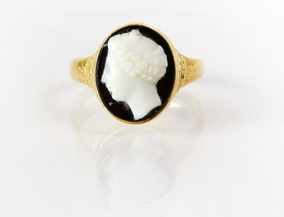 Lot 820 - A 19th century 18ct gold cameo ring inset with...