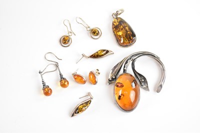 Lot 464 - A silver and amber brooch, length 70mm, a...