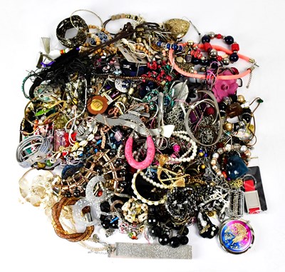 Lot 864 - A quantity of costume jewellery, to include...